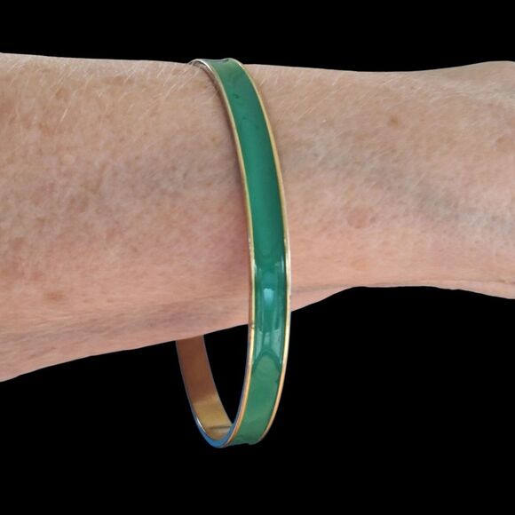 Green Enamel Bangle Bracelet Gold Tone Liner, Vintage - Picture 10 of 10